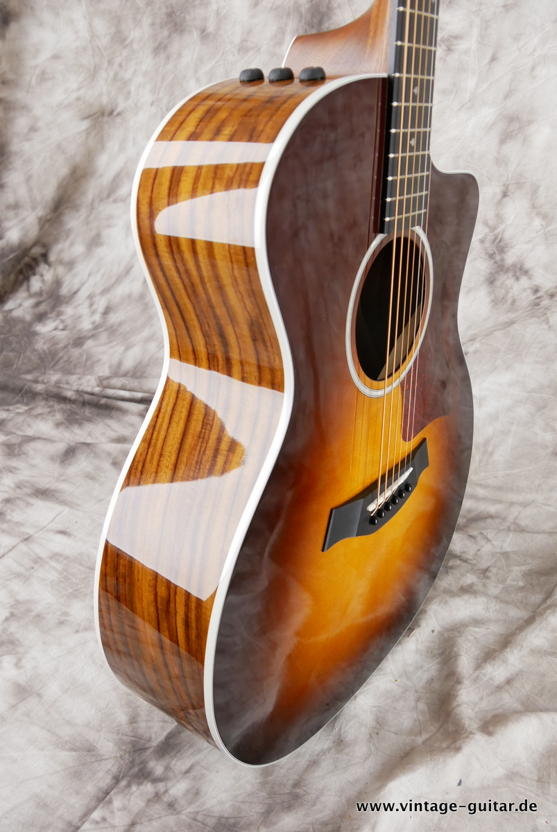 Taylor_214ce_SB_DLX_sunburst_2015-005.JPG