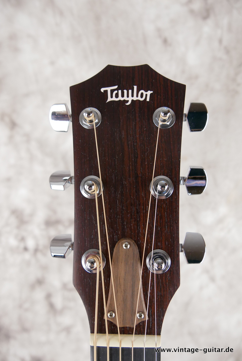 Taylor_214ce_SB_DLX_sunburst_2015-009.JPG