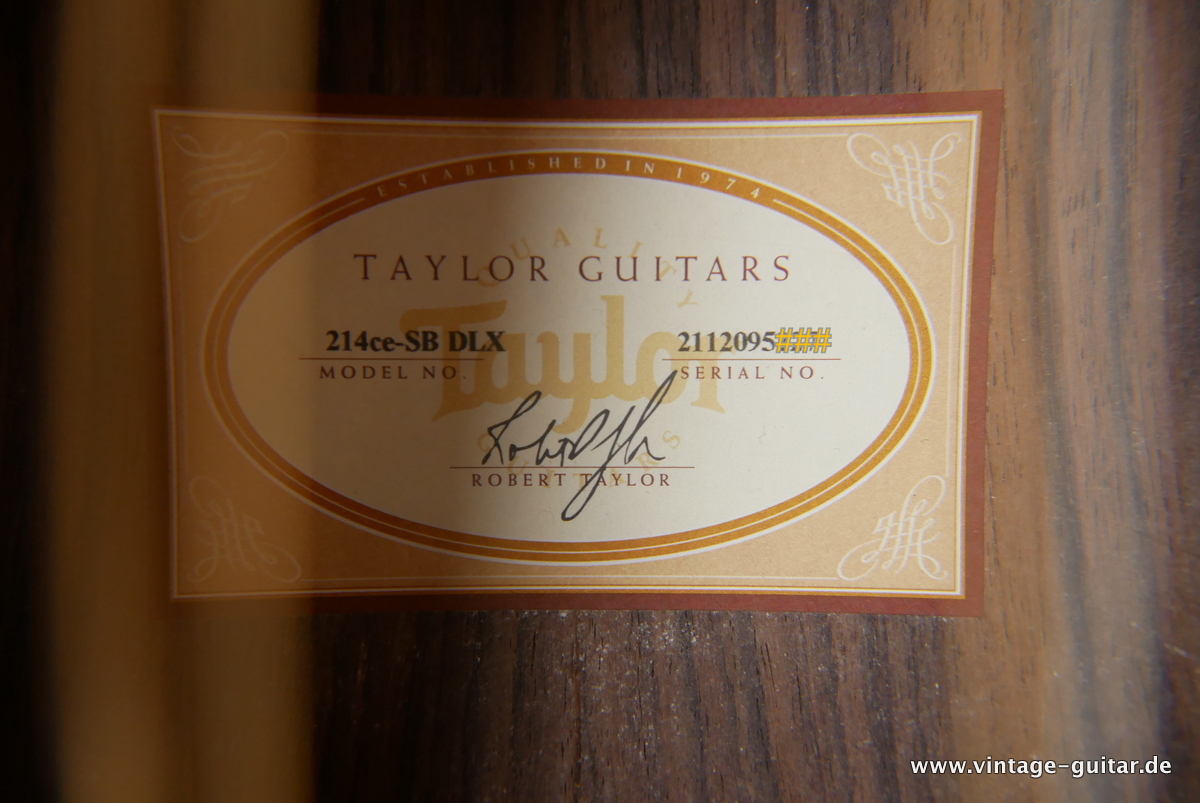 Taylor_214ce_SB_DLX_sunburst_2015-015.JPG