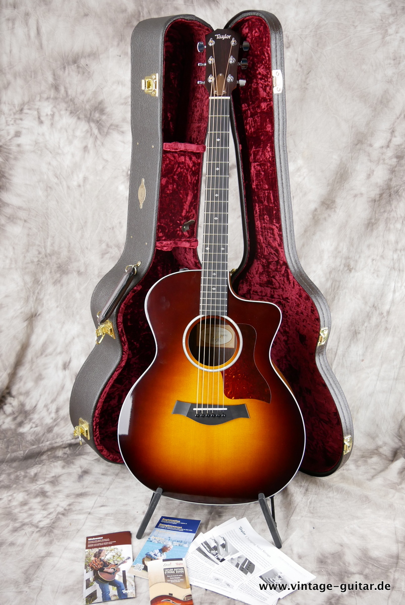 Taylor_214ce_SB_DLX_sunburst_2015-016.JPG