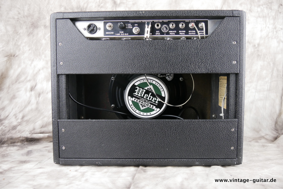 Fender_Princeton_Reverb_silverface_alutrim_1969-002.JPG