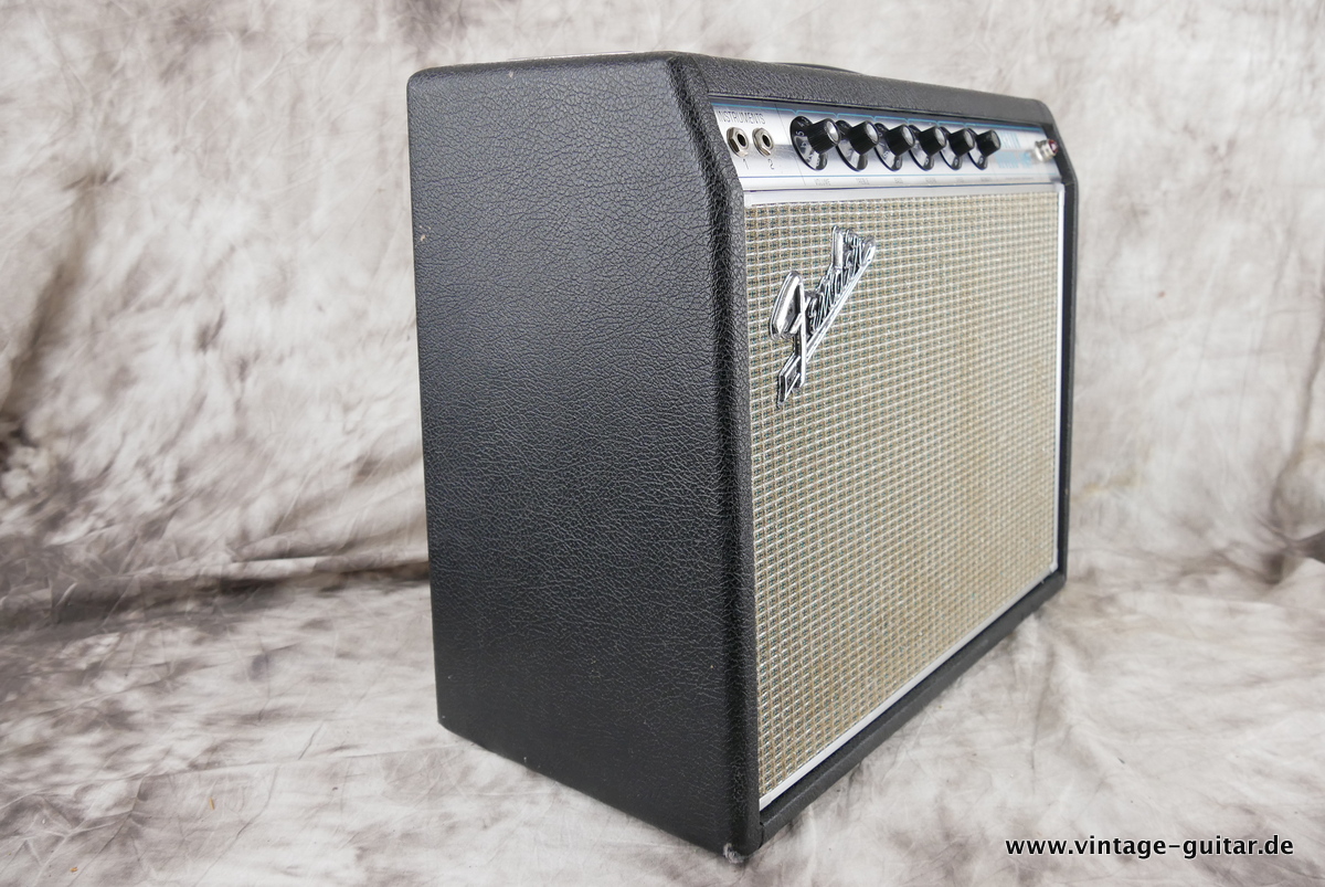 Fender_Princeton_Reverb_silverface_alutrim_1969-004.JPG