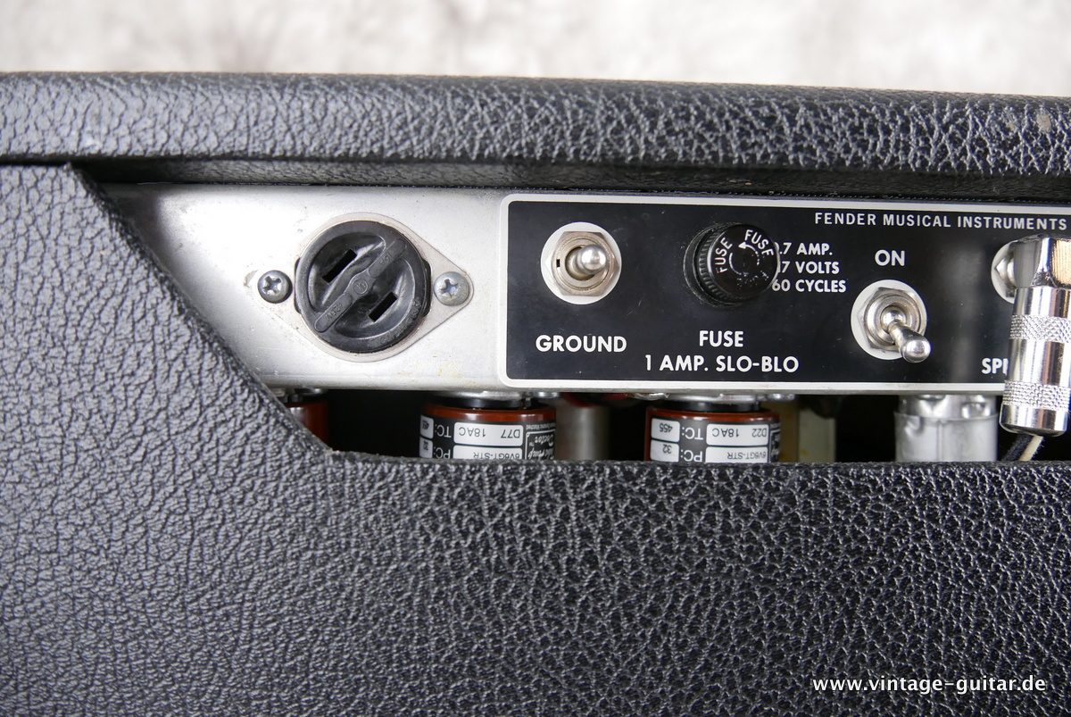 Fender_Princeton_Reverb_silverface_alutrim_1969-008.JPG