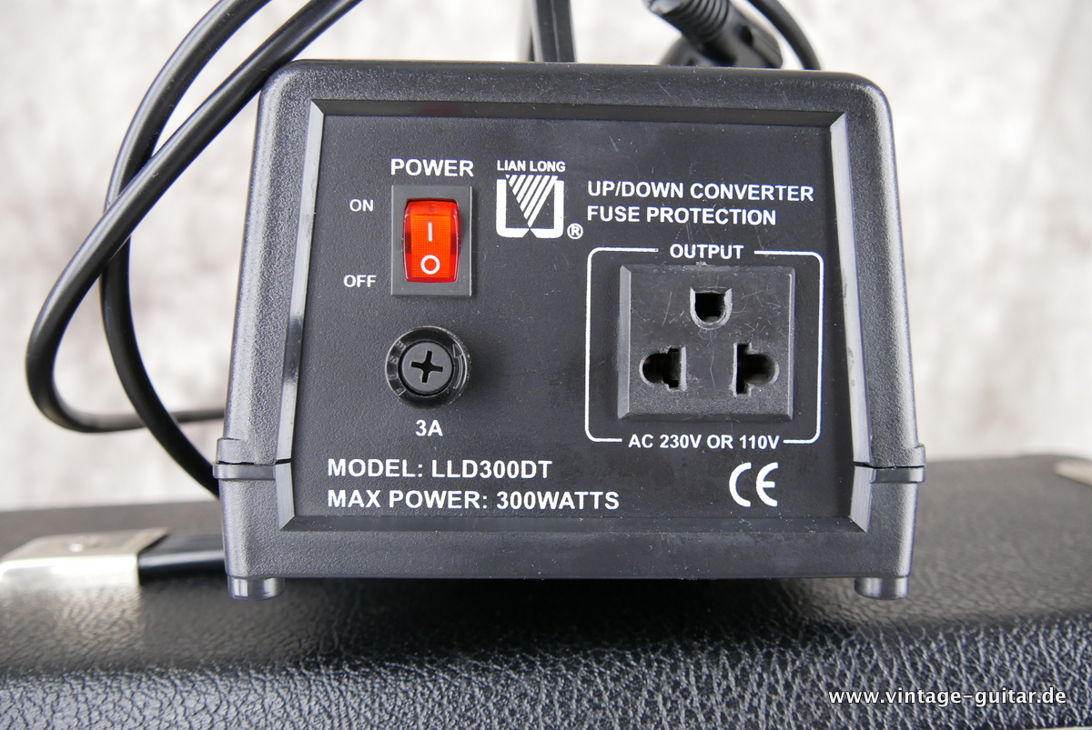 Fender_Princeton_Reverb_silverface_alutrim_1969-012.JPG