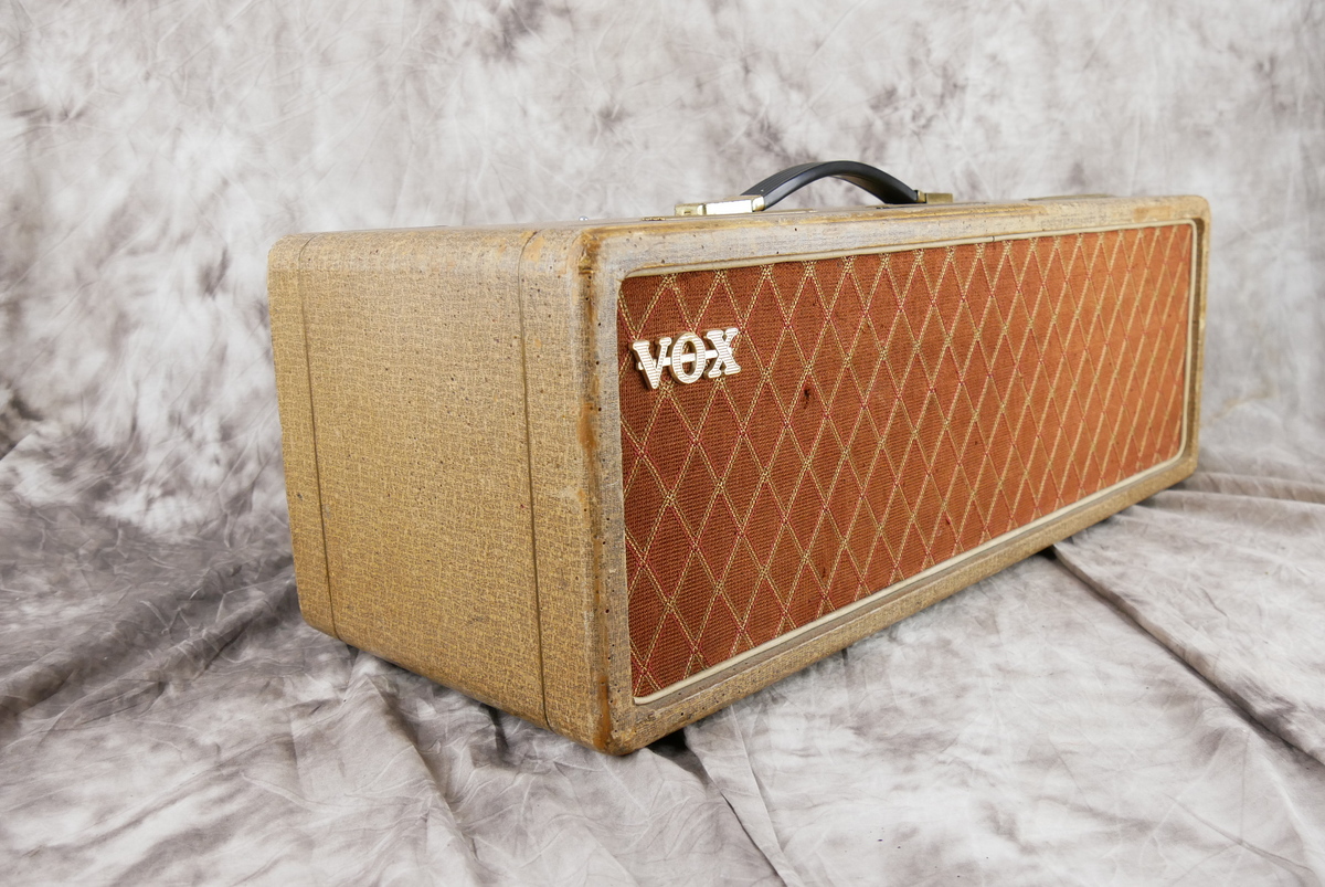 Vox_AC_30_Top_Cab_blue_Bulldog_fawn_1962-009.JPG