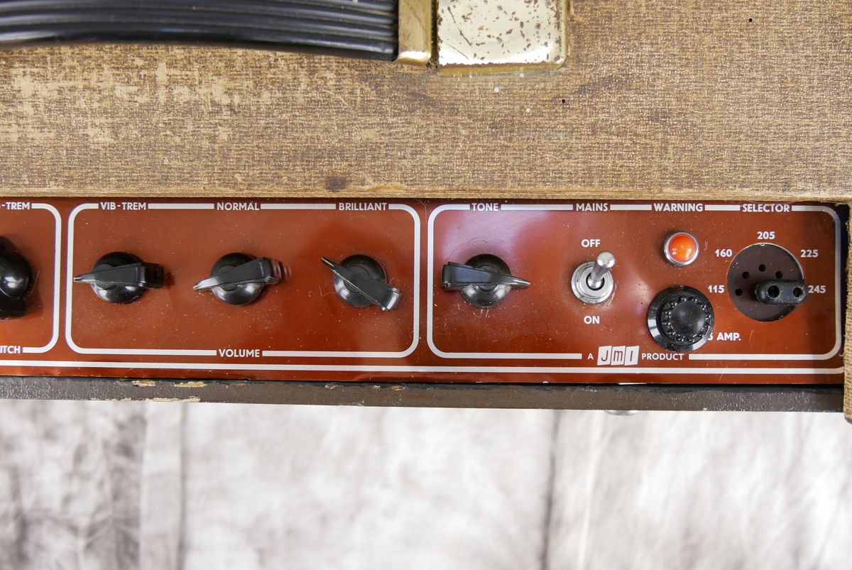 Vox_AC_30_Top_Cab_blue_Bulldog_fawn_1962-013.JPG