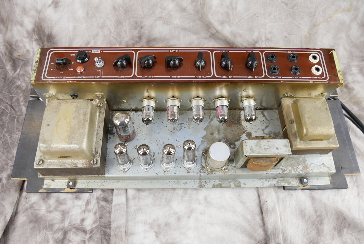 Vox_AC_30_Top_Cab_blue_Bulldog_fawn_1962-014.JPG