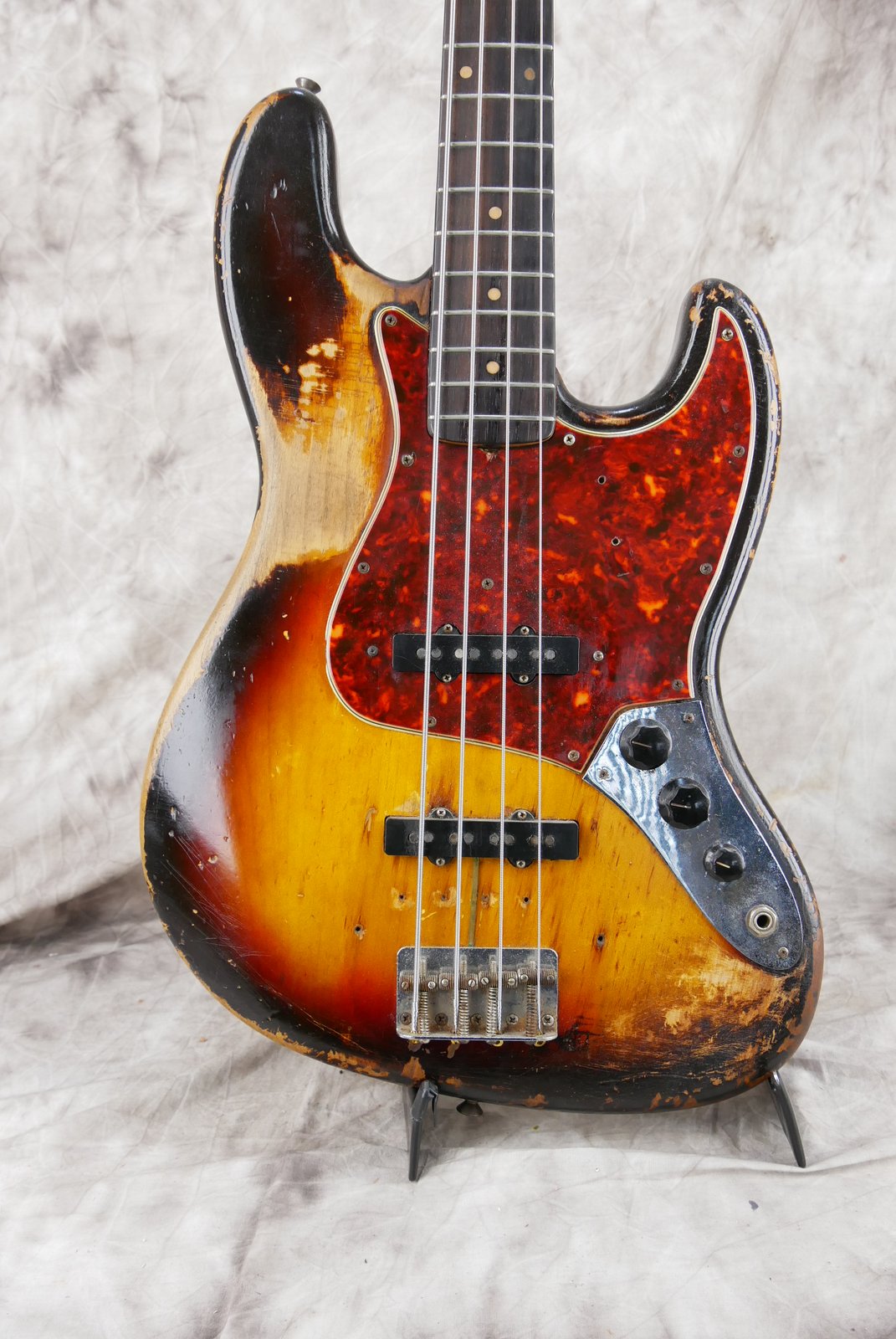 Fender-Jazz-Bass-1962-sunburst-002.JPG