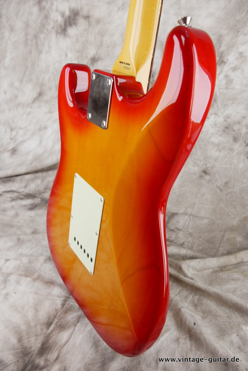 Fender_Stratocaster_Japan_exclusive_classic_60s_sienna_burst_2016-008.JPG