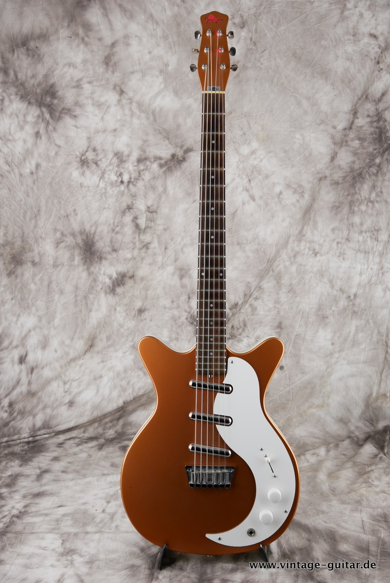 img/vintage/4440/Jerry_Jones_Neptune_baritone_copper_white_2010-001.JPG