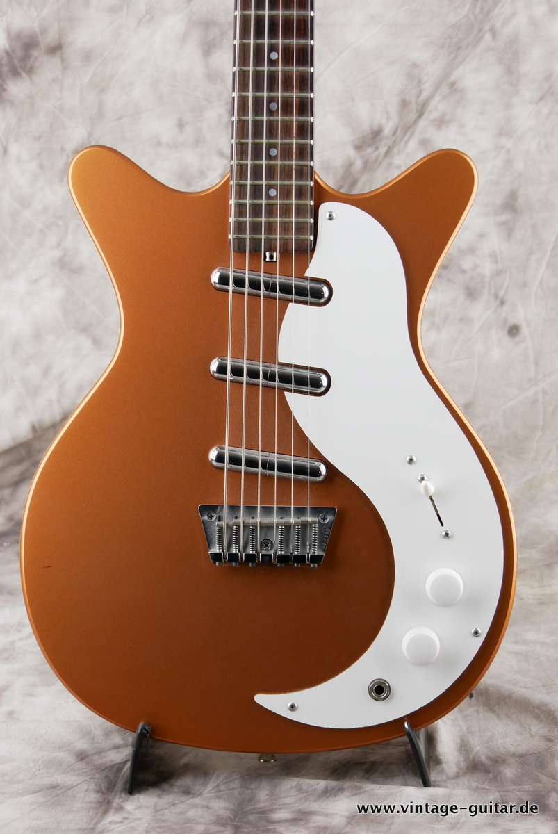 img/vintage/4440/Jerry_Jones_Neptune_baritone_copper_white_2010-003.JPG
