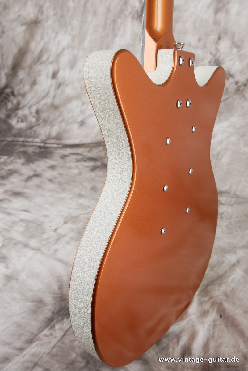 img/vintage/4440/Jerry_Jones_Neptune_baritone_copper_white_2010-007.JPG