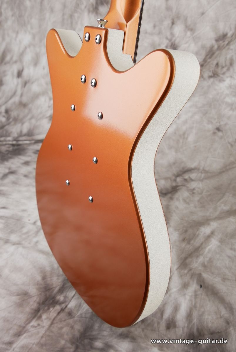 img/vintage/4440/Jerry_Jones_Neptune_baritone_copper_white_2010-008.JPG