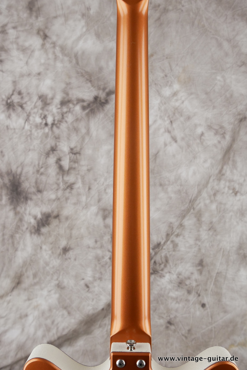 img/vintage/4440/Jerry_Jones_Neptune_baritone_copper_white_2010-012.JPG