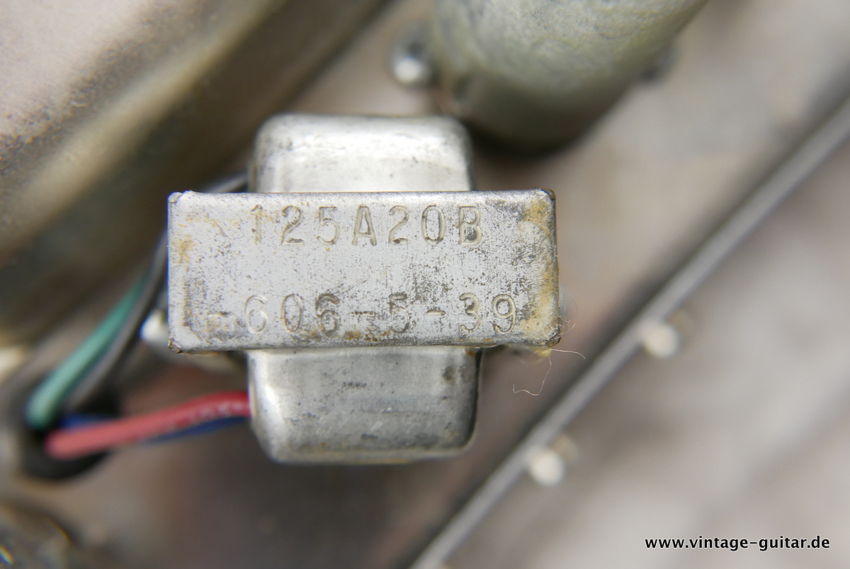 img/vintage/4441/Fender_Vibrolux_Reverb_blackface_collectors_item_1965_1966-015.JPG