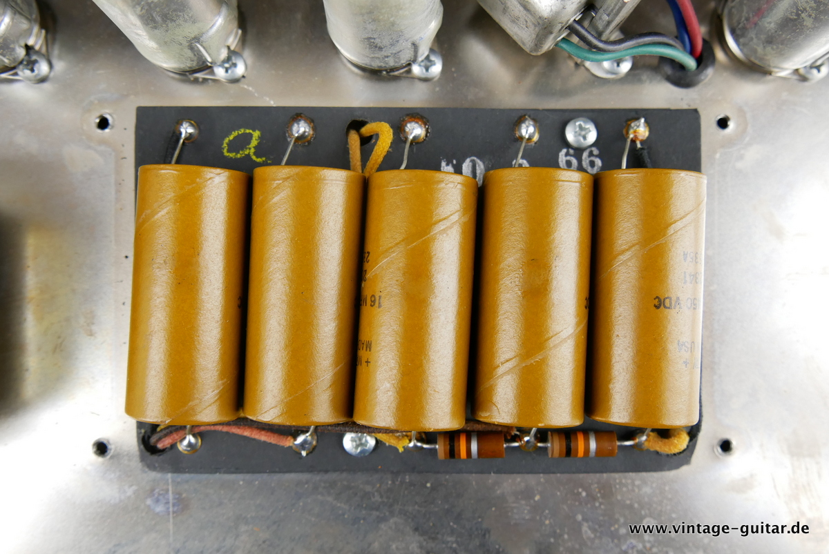 img/vintage/4441/Fender_Vibrolux_Reverb_blackface_collectors_item_1965_1966-016.JPG