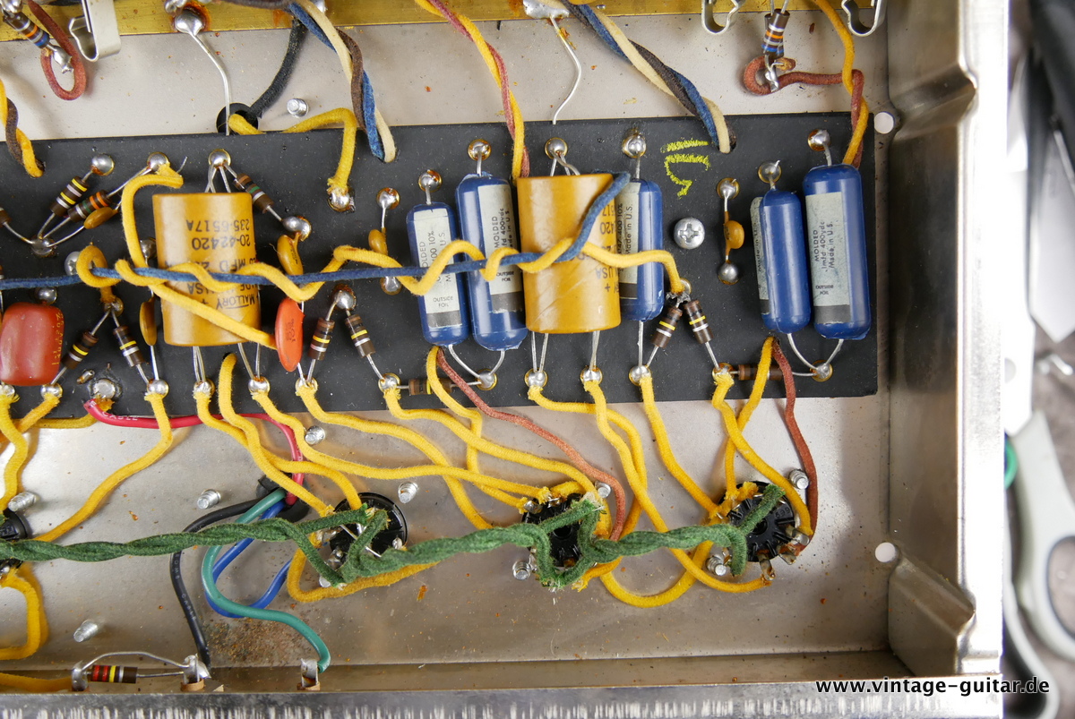 img/vintage/4441/Fender_Vibrolux_Reverb_blackface_collectors_item_1965_1966-019.JPG