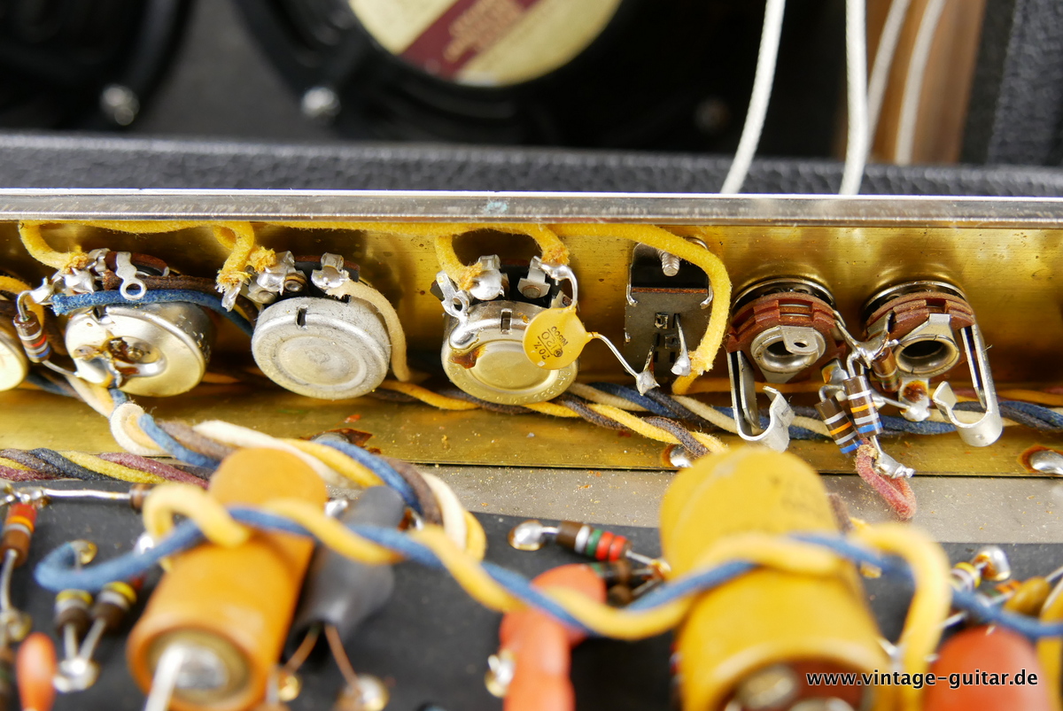 img/vintage/4441/Fender_Vibrolux_Reverb_blackface_collectors_item_1965_1966-021.JPG