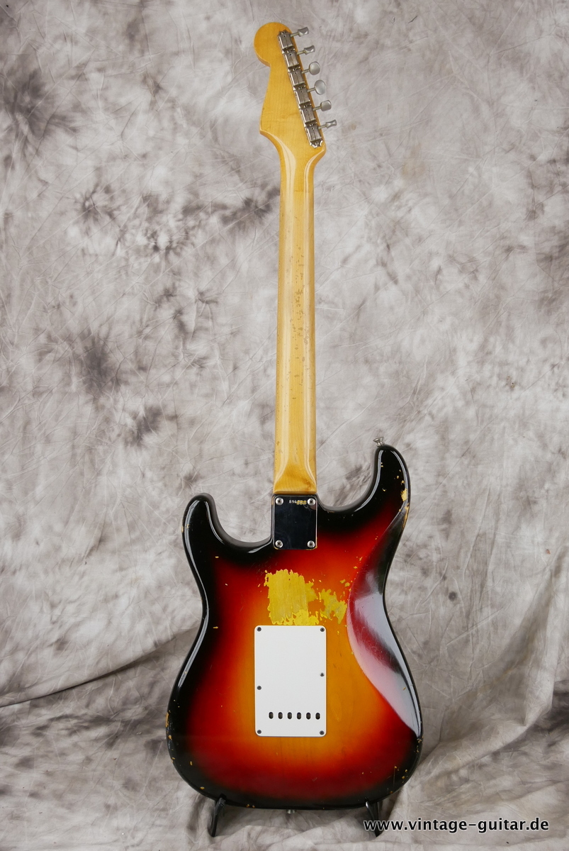 img/vintage/4442/Fender_Stratocaster_Pre_CBS_sunburst_1963-002.JPG
