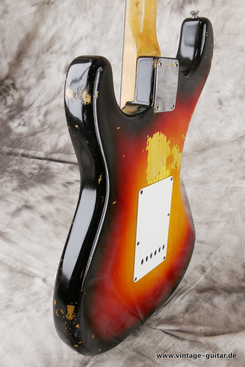 Fender_Stratocaster_Pre_CBS_sunburst_1963-007.JPG