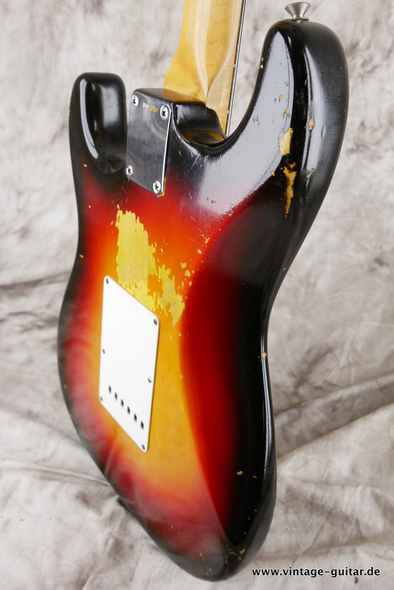 Fender_Stratocaster_Pre_CBS_sunburst_1963-008.JPG