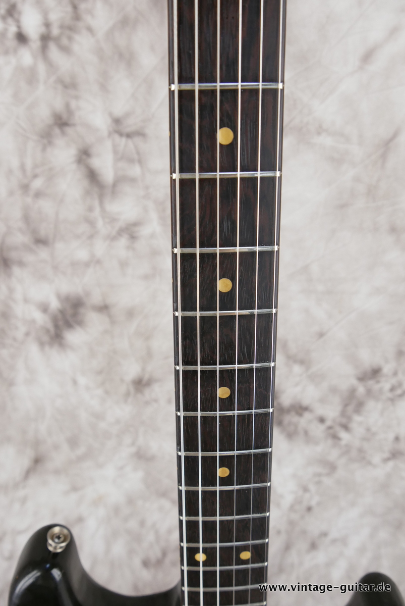 img/vintage/4442/Fender_Stratocaster_Pre_CBS_sunburst_1963-014.jpg