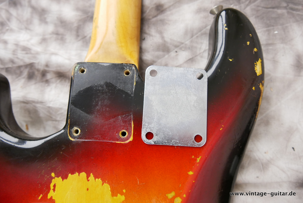img/vintage/4442/Fender_Stratocaster_Pre_CBS_sunburst_1963-017.jpg