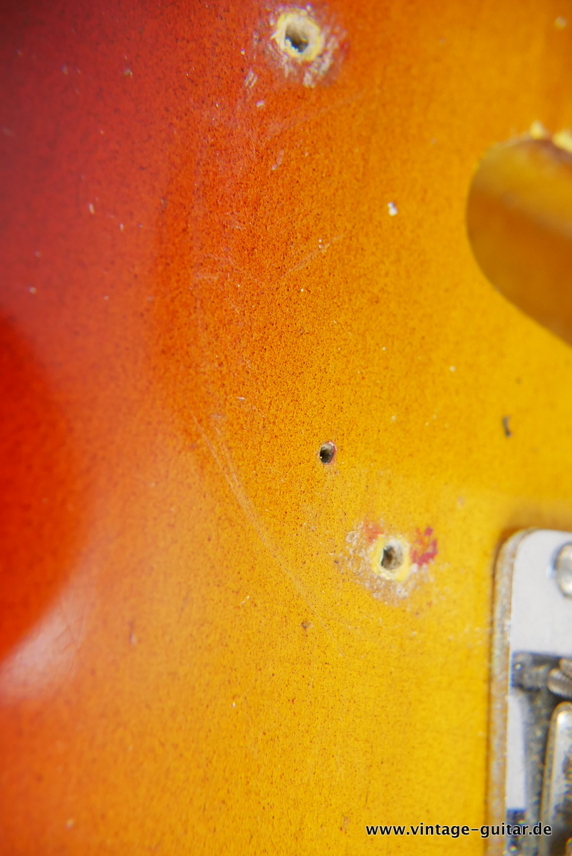 img/vintage/4442/Fender_Stratocaster_Pre_CBS_sunburst_1963-032.jpg