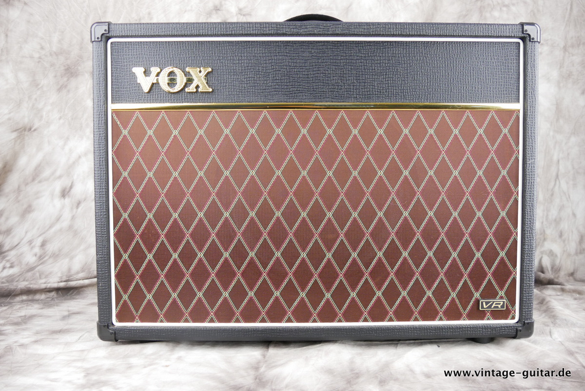 Vox_AC_15_VR_black_2012-001.JPG