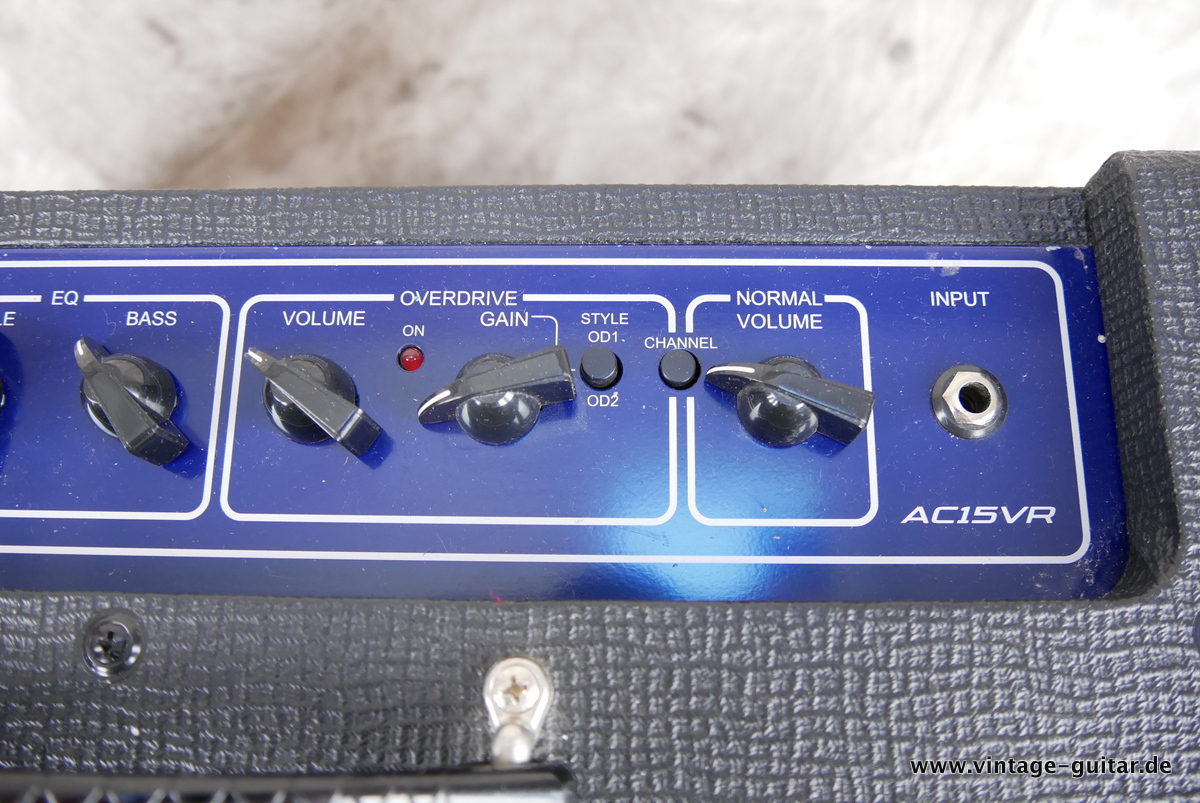 Vox_AC_15_VR_black_2012-007.JPG