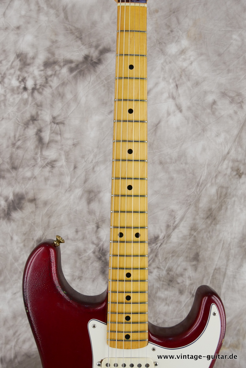 img/vintage/4453/Fender_Strat_candy_appl_red_1982-011.JPG