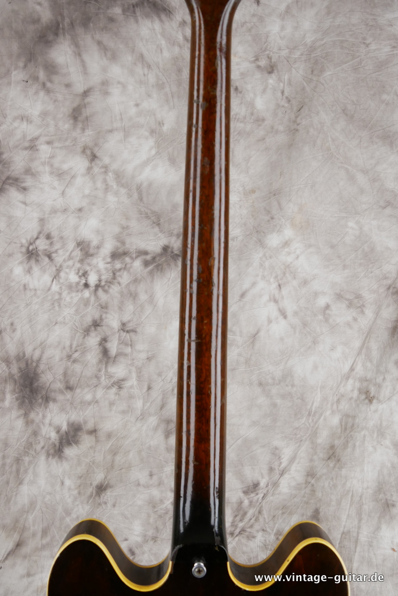img/vintage/4467/Epiphone_Rivoli_EBV_232_sunburst_1966-012.JPG