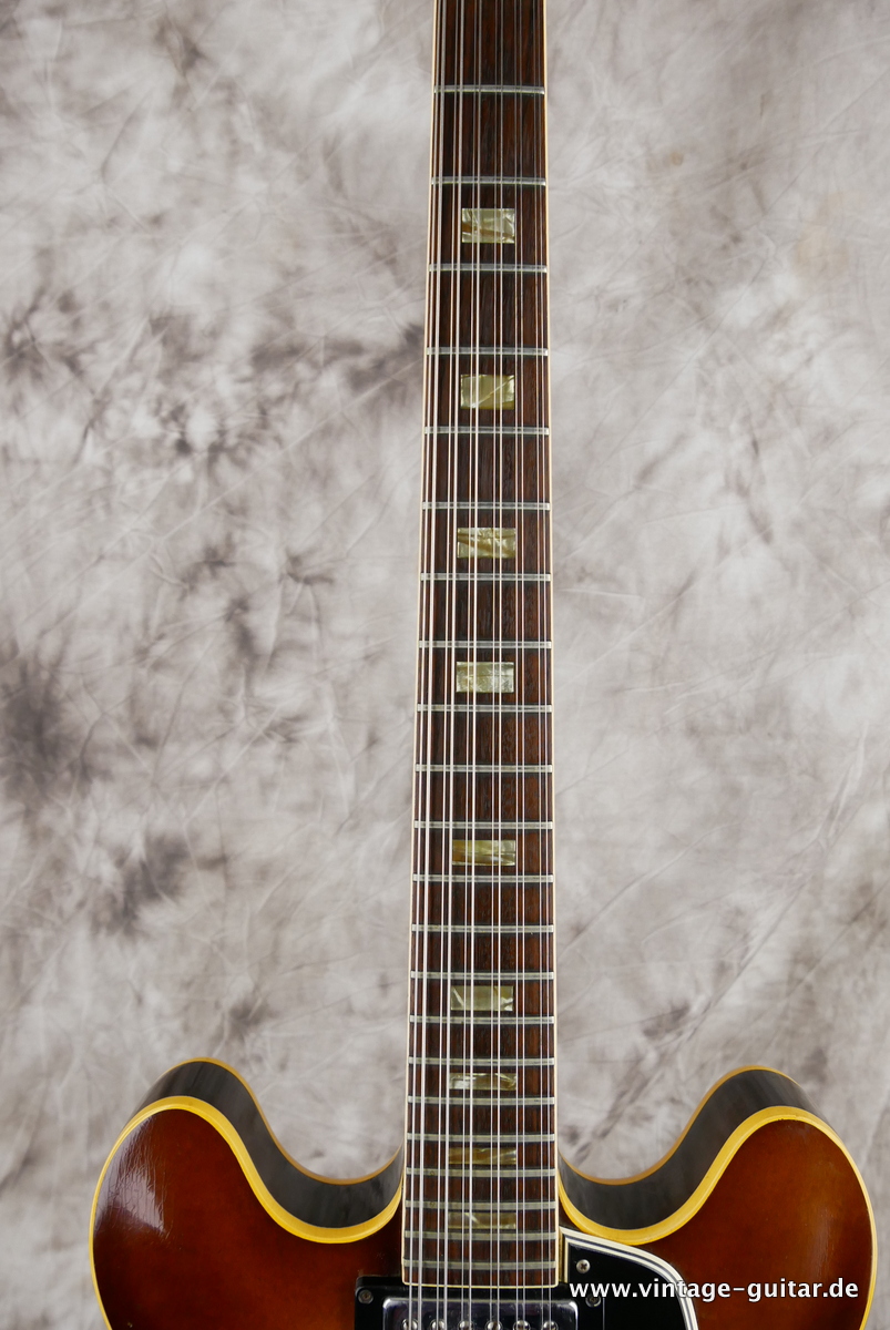 Gibson_ES_335_12_string_sunburst_1965-011.JPG
