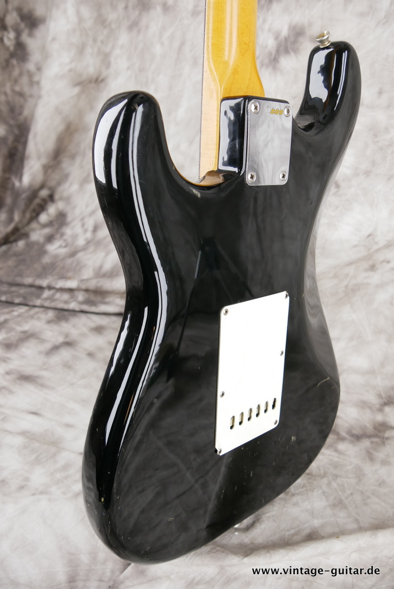 Fender_Stratocaster_pre_CBS_slab_board_black_1962-007.JPG
