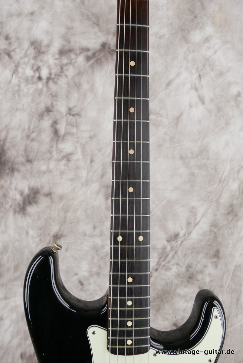 Fender_Stratocaster_pre_CBS_slab_board_black_1962-011.JPG