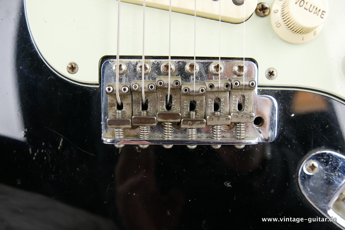 Fender_Stratocaster_pre_CBS_slab_board_black_1962-018.JPG