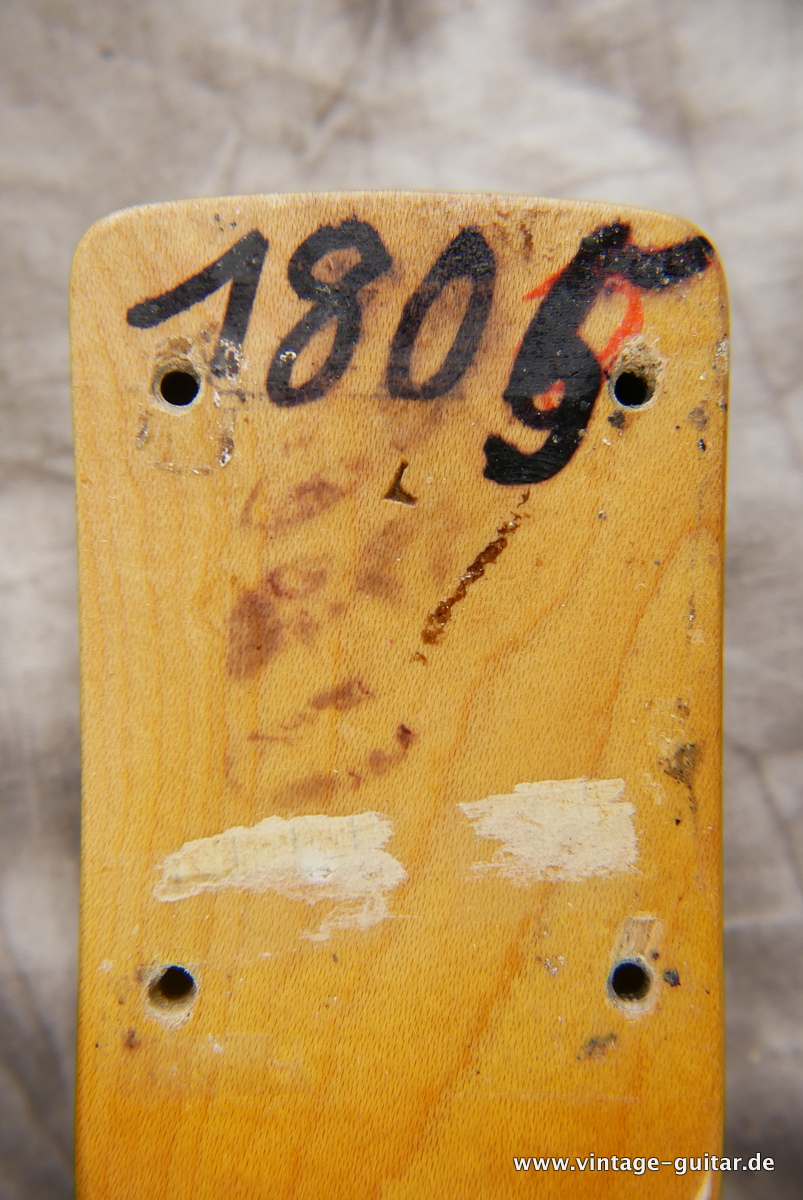img/vintage/4475/Fender_Stratocaster_pre_CBS_slab_board_black_1962-021.JPG