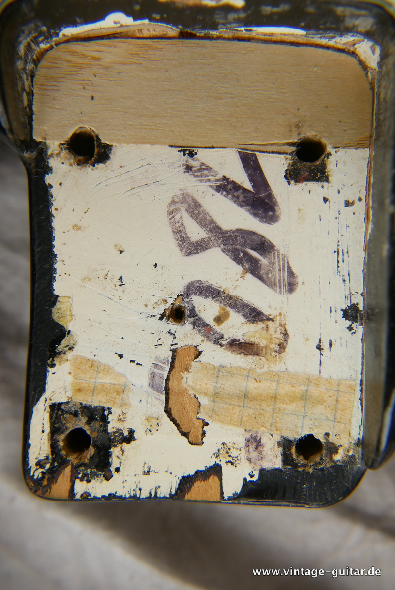 img/vintage/4475/Fender_Stratocaster_pre_CBS_slab_board_black_1962-022.JPG