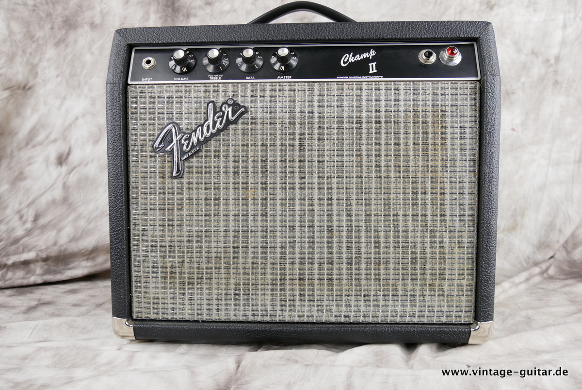 Fender_Champ_II_black_1982-001.JPG