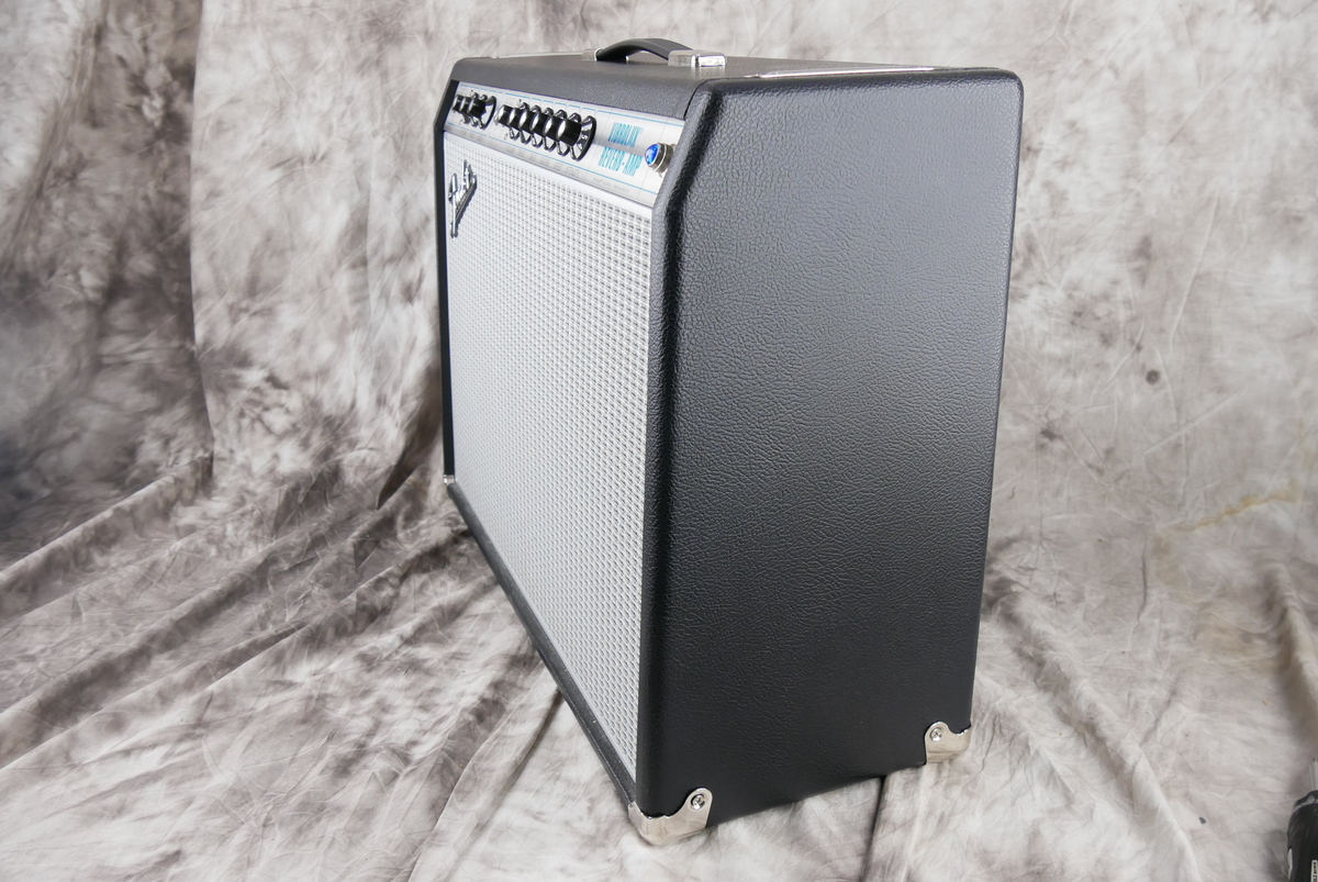 img/vintage/4479/Fender_Vibrolux_Reverb_Custom_68_black_2019-004.JPG