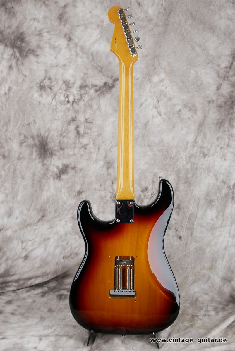 Fender_Stratocaster_classic_60s_Mexico_sunburst_2009-002.JPG