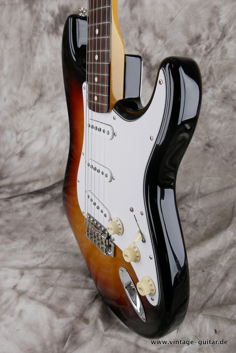 Fender_Stratocaster_classic_60s_Mexico_sunburst_2009-006.JPG