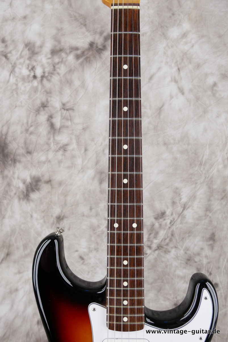 Fender_Stratocaster_classic_60s_Mexico_sunburst_2009-011.JPG