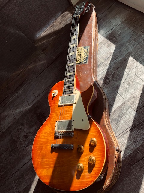 img/vintage/4494/Gibson_Les_Paul_conversion_sunburst_1953-001.jpeg