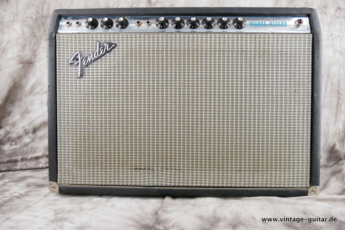 img/vintage/4498/Fender_Deluxe_Reverb_silverface_black_1973-001.JPG