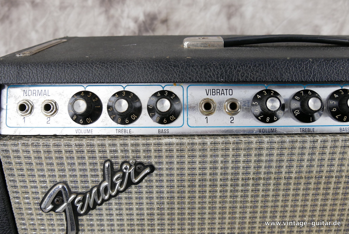 Fender_Deluxe_Reverb_silverface_black_1973-006.JPG