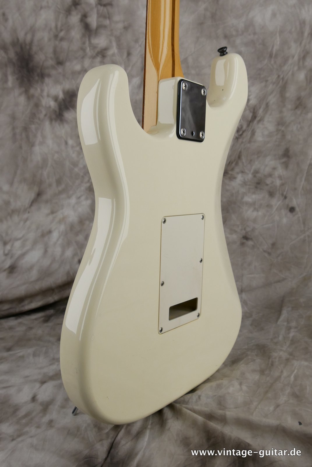 img/vintage/4507/Fender-Stratocaster-MIJ-1985-Kahler-Tremolo-white-019.JPG