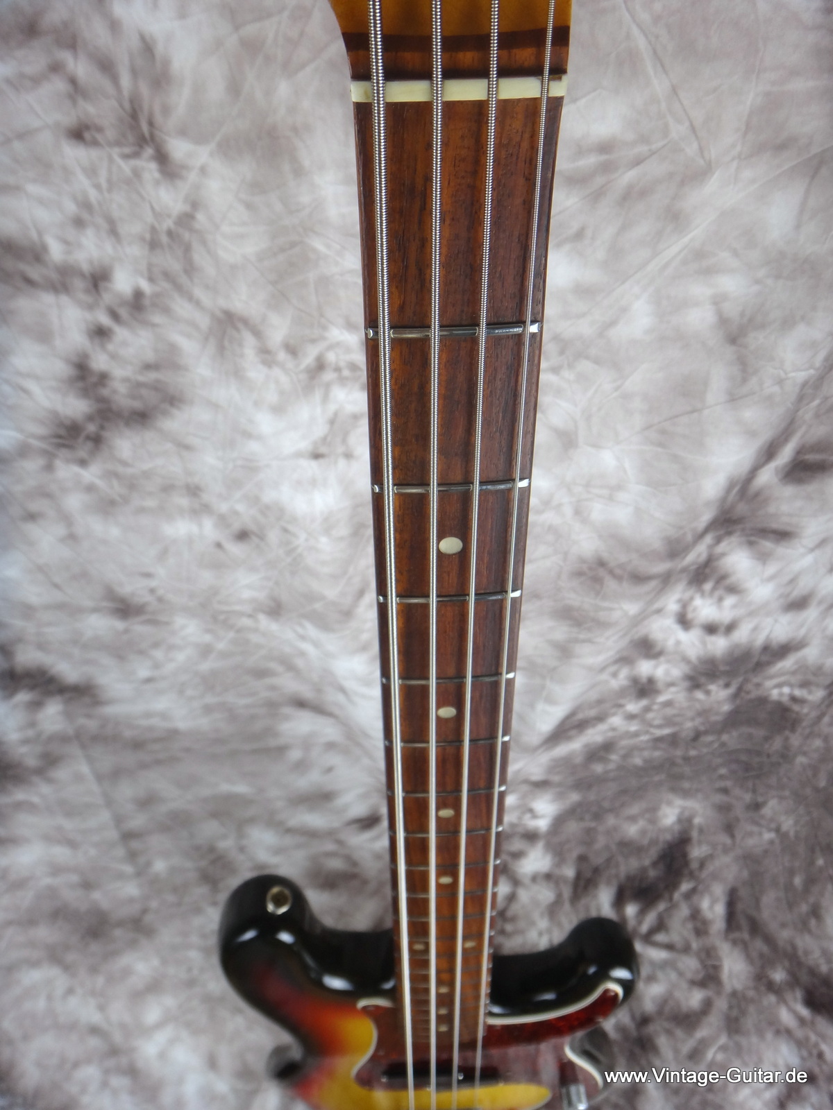 Fender_Precision_Bass_1972_sunburst-007.JPG