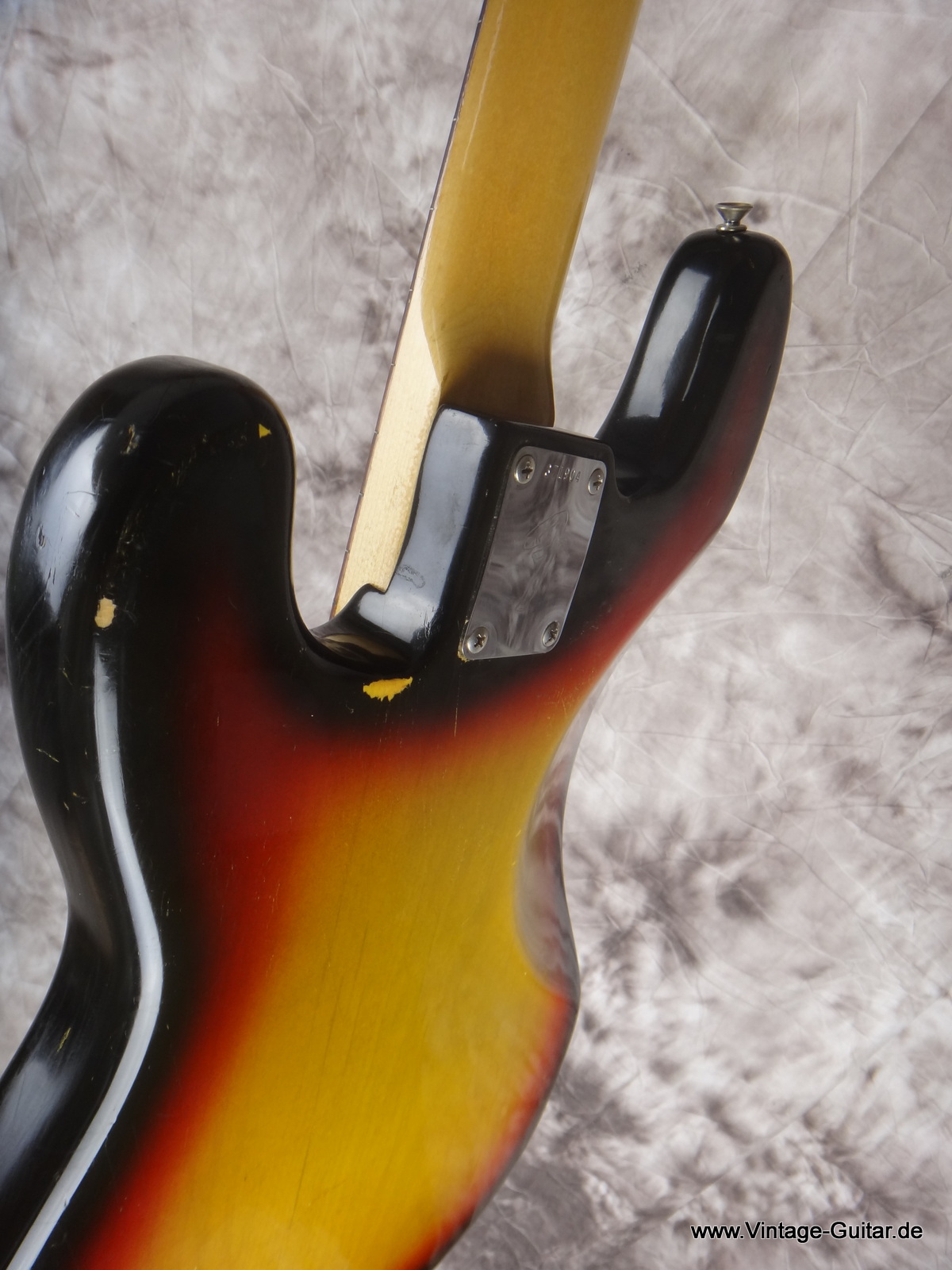 Fender_Precision_Bass_1972_sunburst-009.JPG
