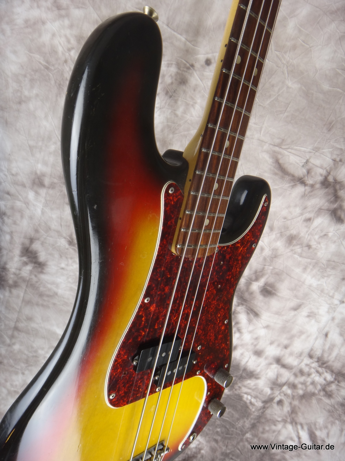 Fender_Precision_Bass_1972_sunburst-011.JPG